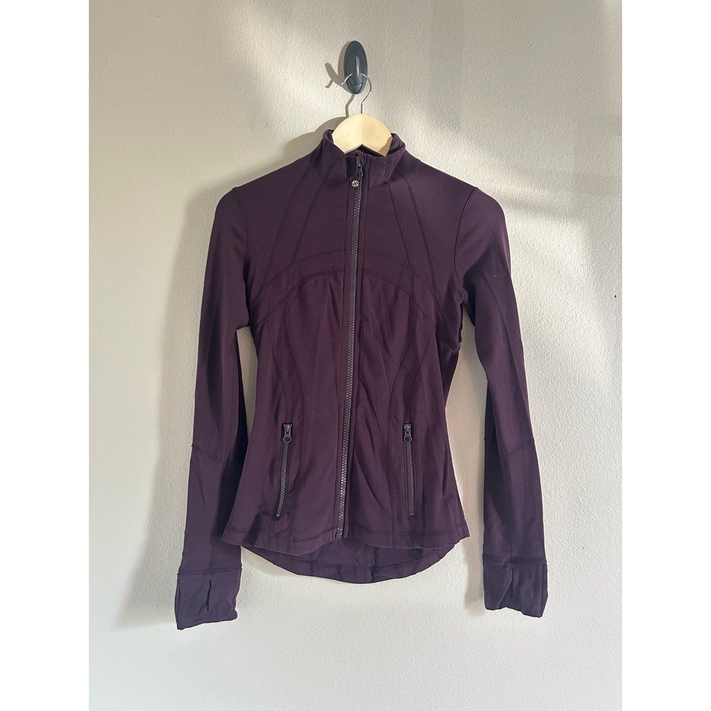 Lululemon Women's Define Jacket Size. 4 Full Zip Thumbholes Black cherry